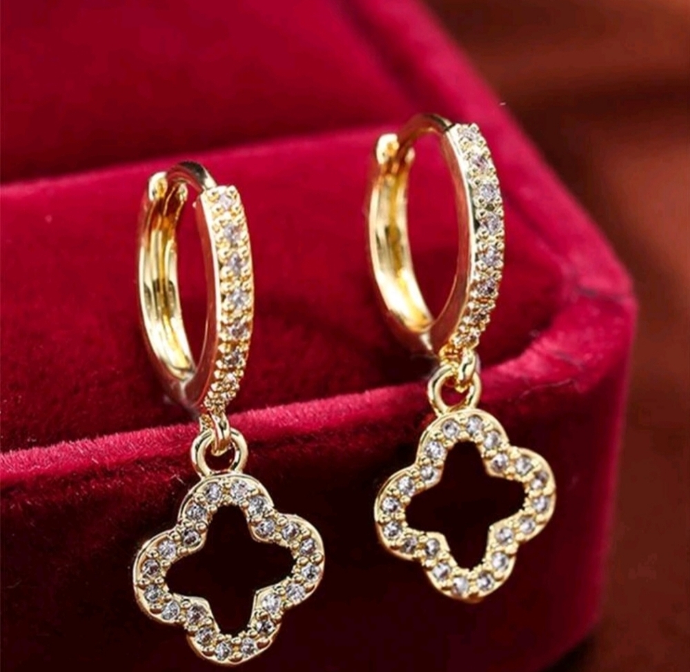 Gold Quatrefoil Drop Hoop Earrings • Crystal Accents • Brand New